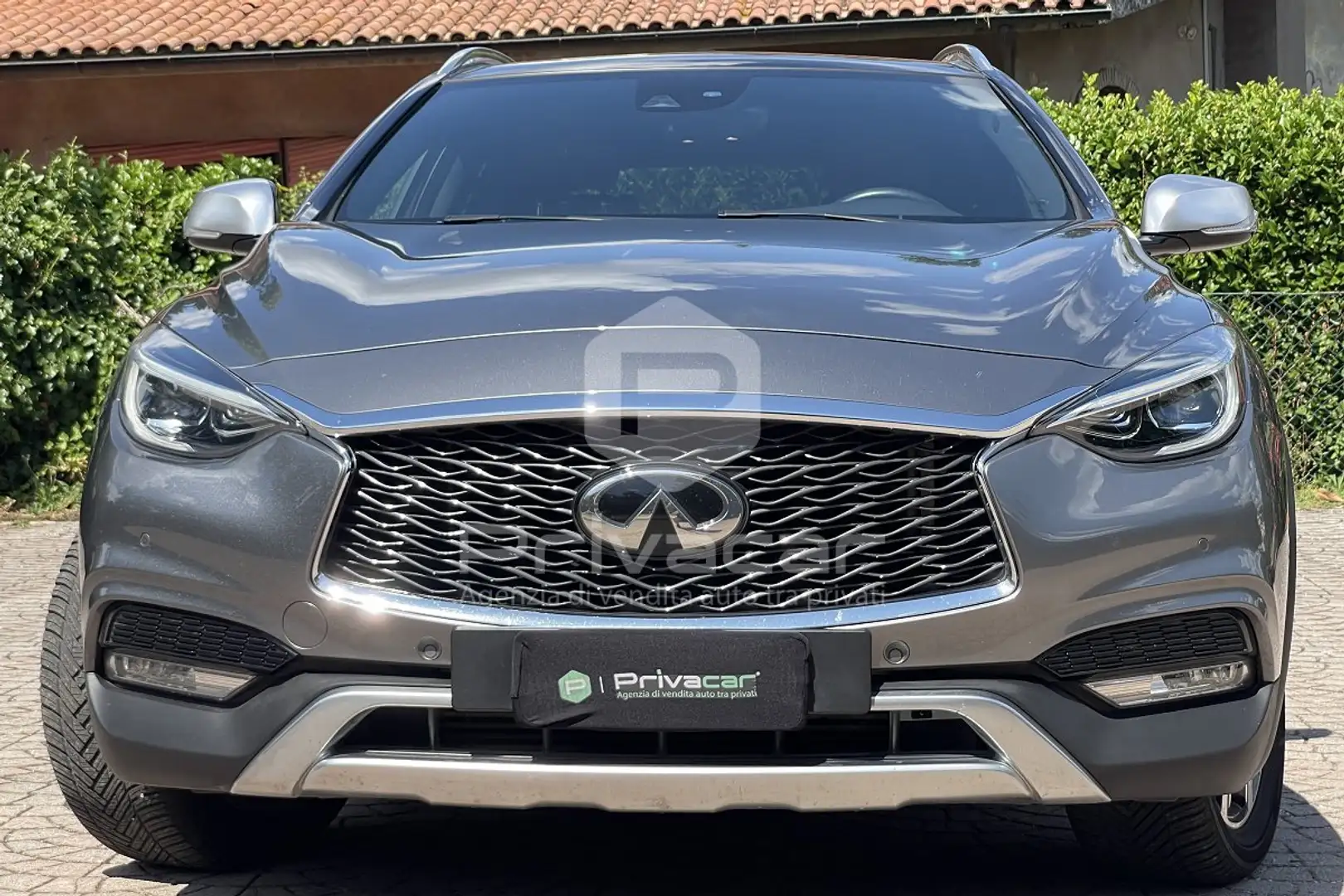 Infiniti QX30 2.2 diesel DCT AWD Premium Tech Silber - 2