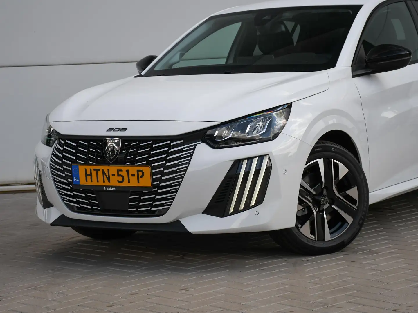 Peugeot 208 Allure 1.2 Hybrid 110pk Automaat DODE HOEK | NAVI Wit - 2