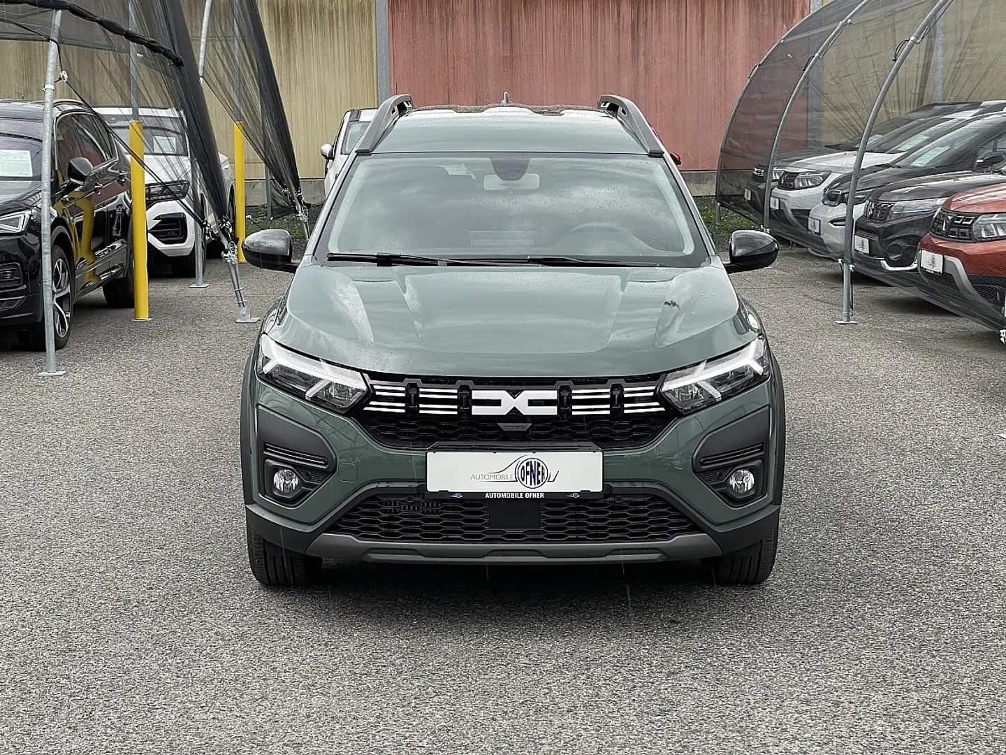 Dacia Jogger Extreme TCe110 7 Sitze 8xAlu LED PDC Navi Kamer... Grün - 2