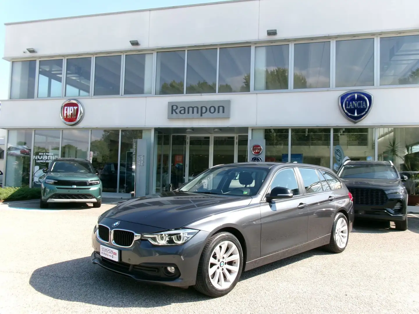 BMW 320 320d Business Advantage aut. Gris - 1