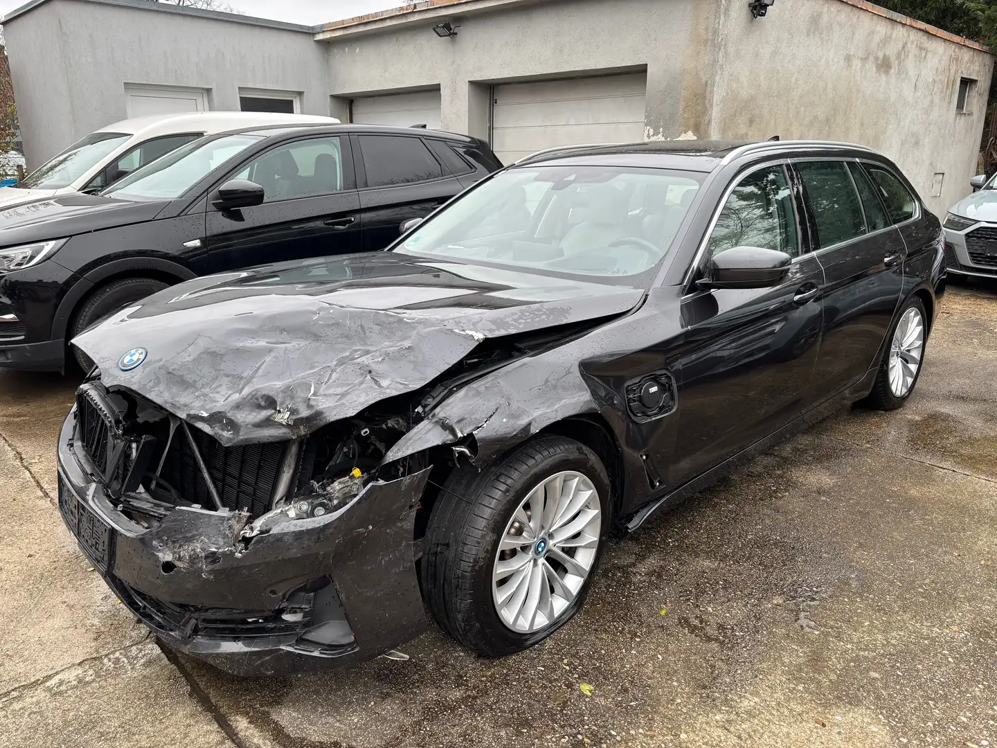BMW 530 530 e xDrive Luxury Line Grau - 1