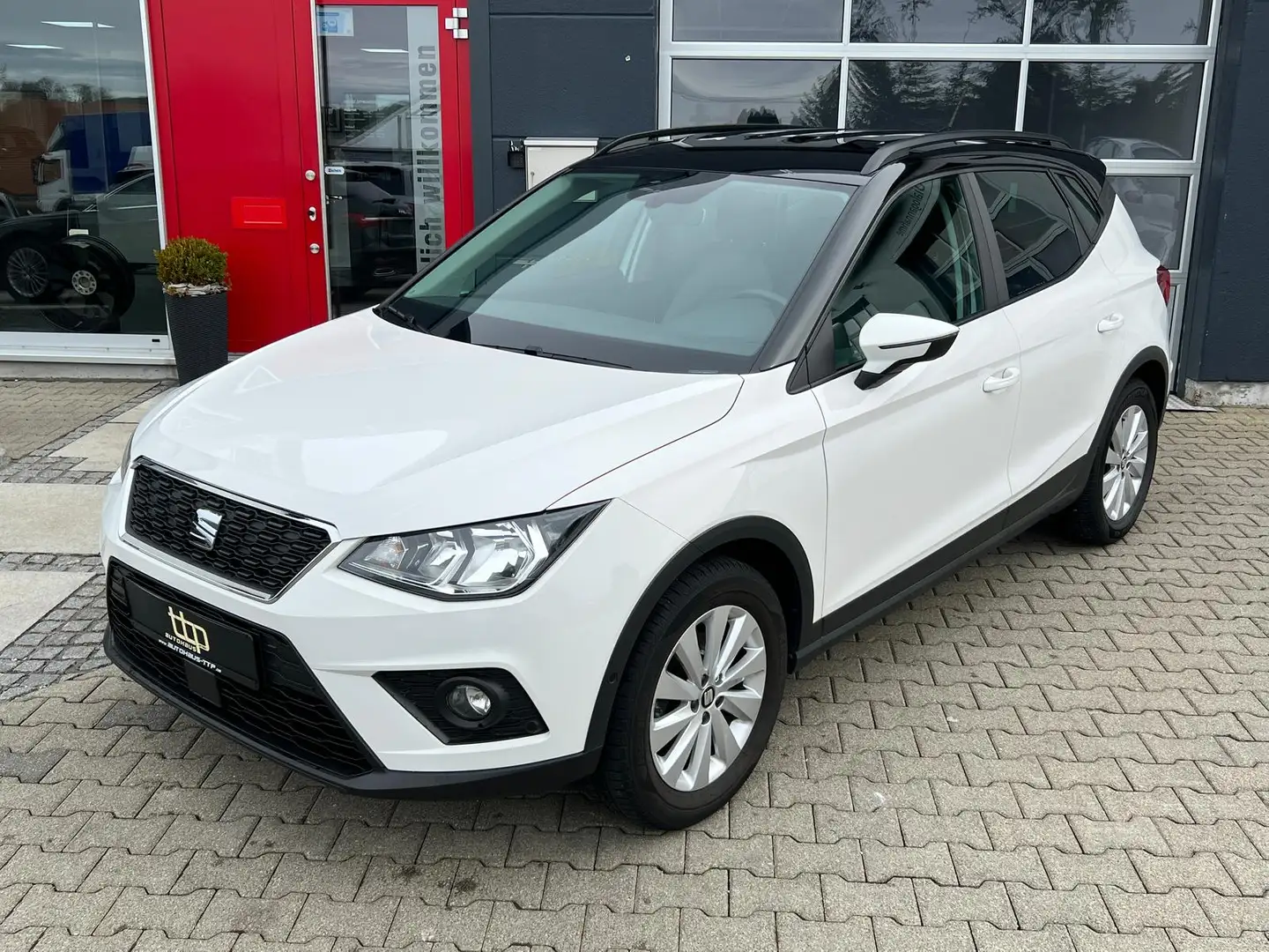 SEAT Arona 1.0 TSI Style Digital-Tacho R.Kamera Navi Weiß - 2