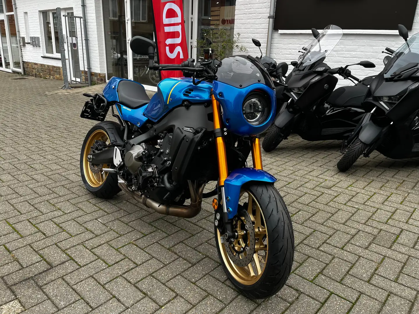 Yamaha XSR 900 95 chevaux - bridable en 35kw Bleu - 2