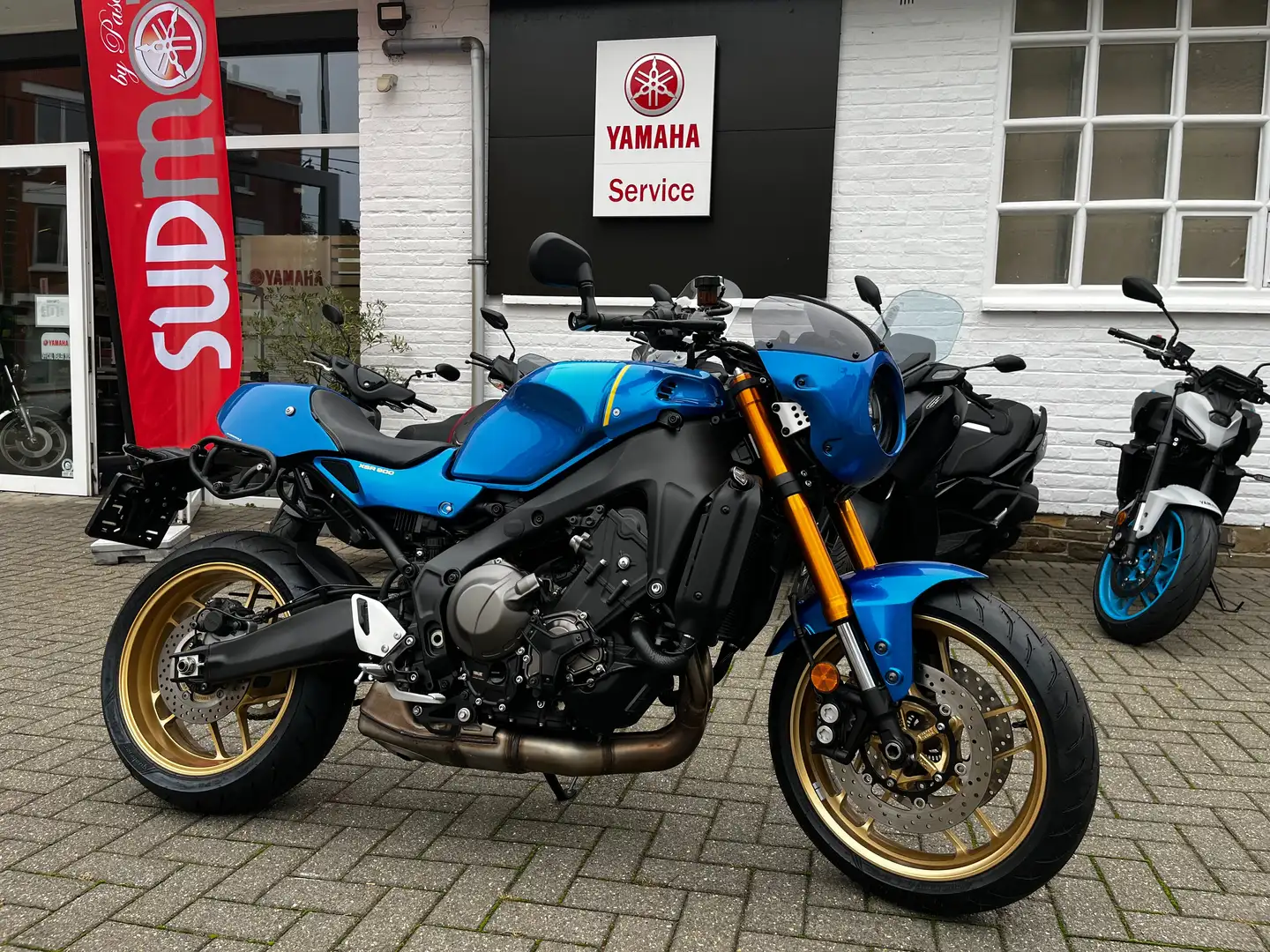 Yamaha XSR 900 95 chevaux - bridable en 35kw Bleu - 1