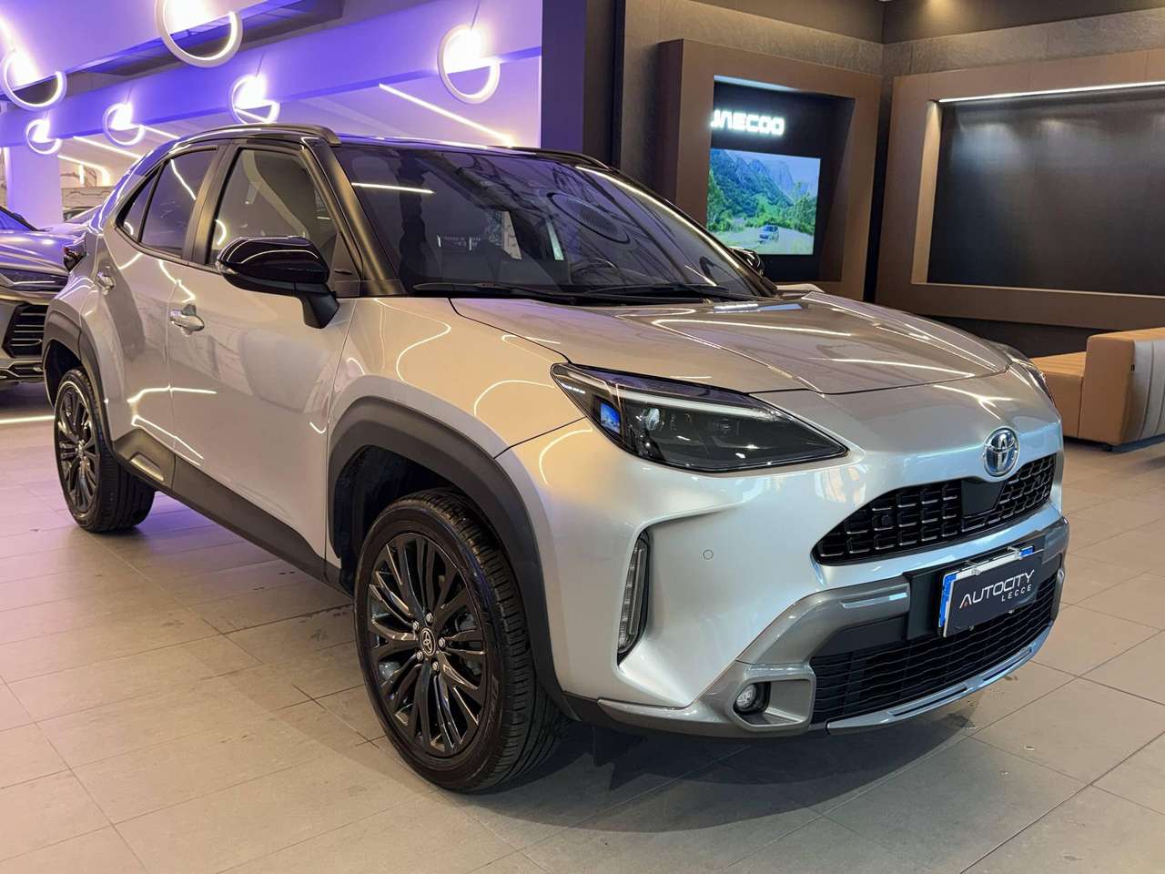 Toyota Yaris CROSS LOUNGE 1.5 116 CV BENZ/HEV