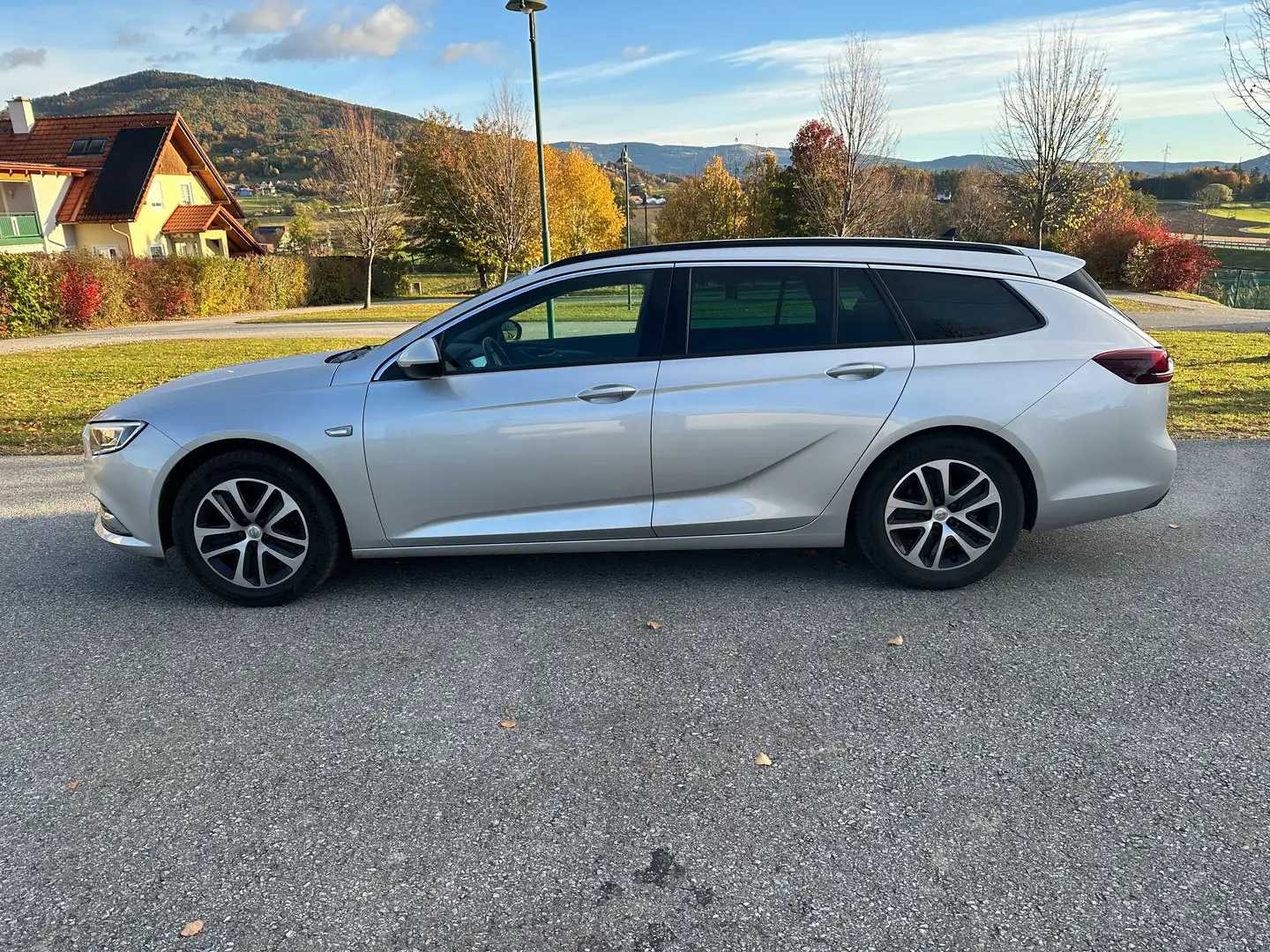 Opel Insignia Insignia ST 1,6 CDTI BlueInjection Sporttourer Silber - 1