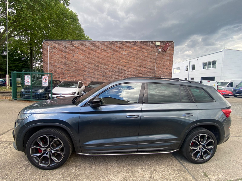 Skoda Kodiaq "RS" 4x4 Aut.+Panorama+Leder+Trittbretter — photo 4