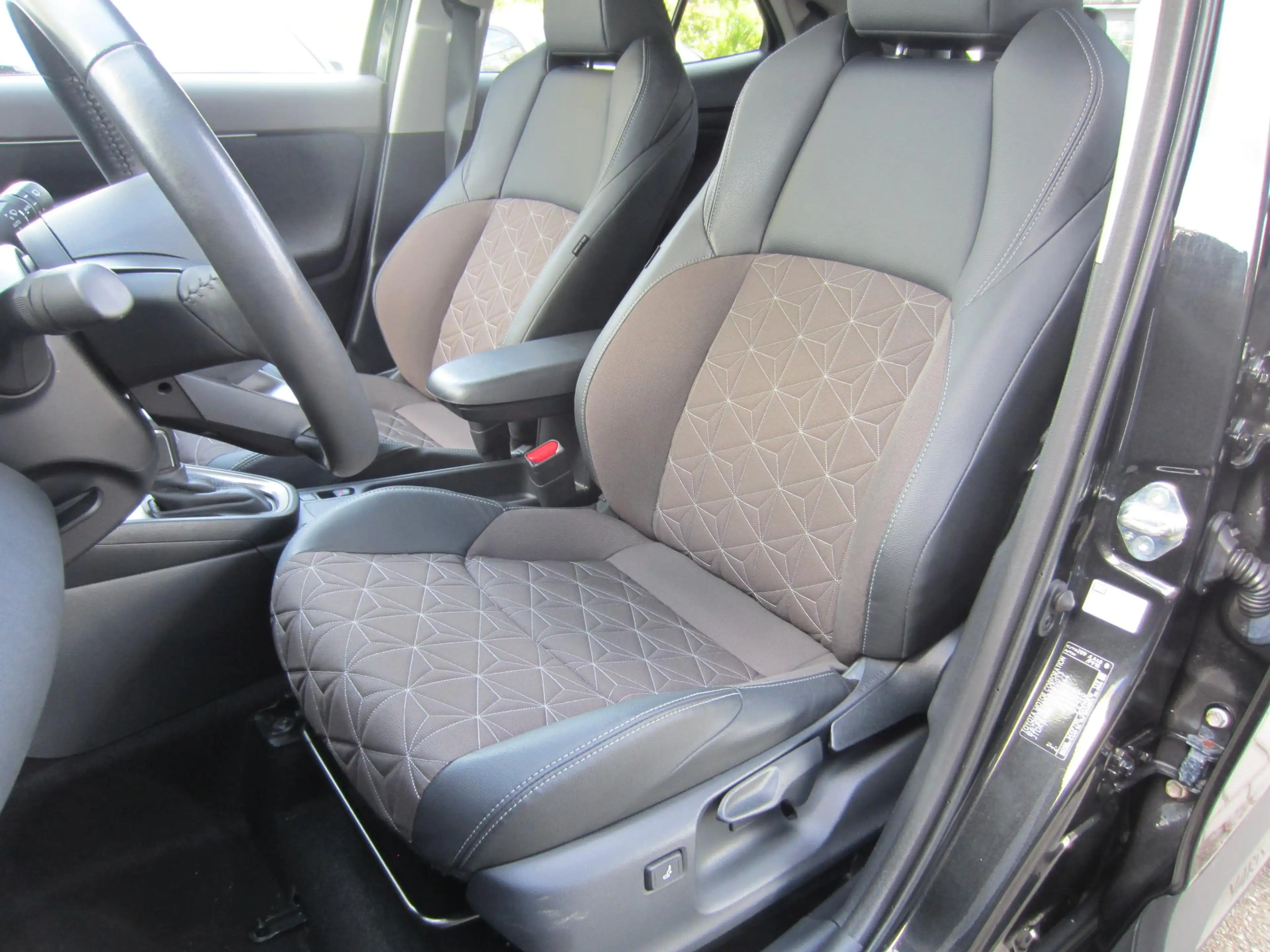 Toyota Yaris Cross 1.5 Hybrid Executive Navi 360 Camera — photo 5