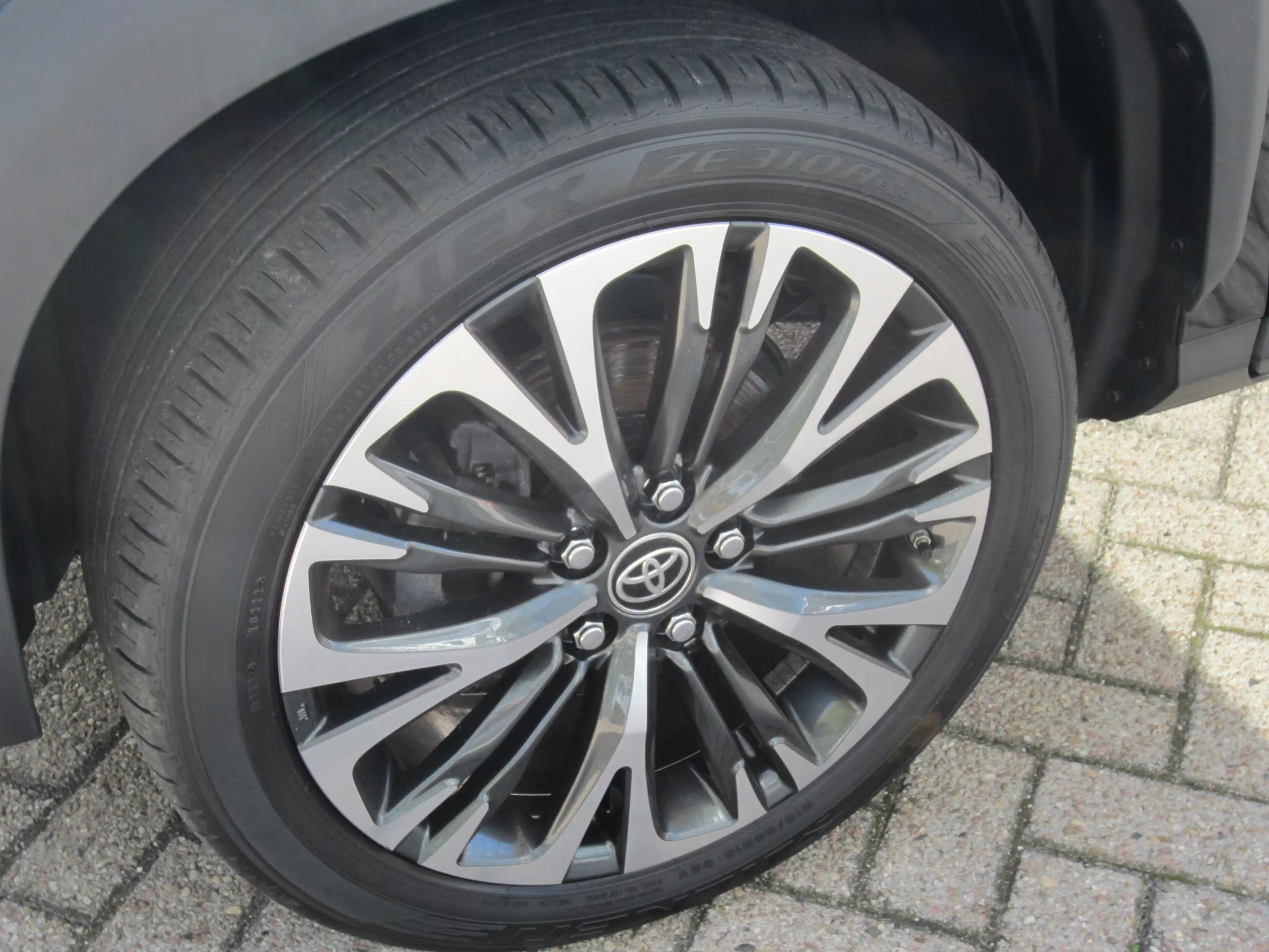 Toyota Yaris Cross 1.5 Hybrid Executive Navi 360 Camera — photo 21