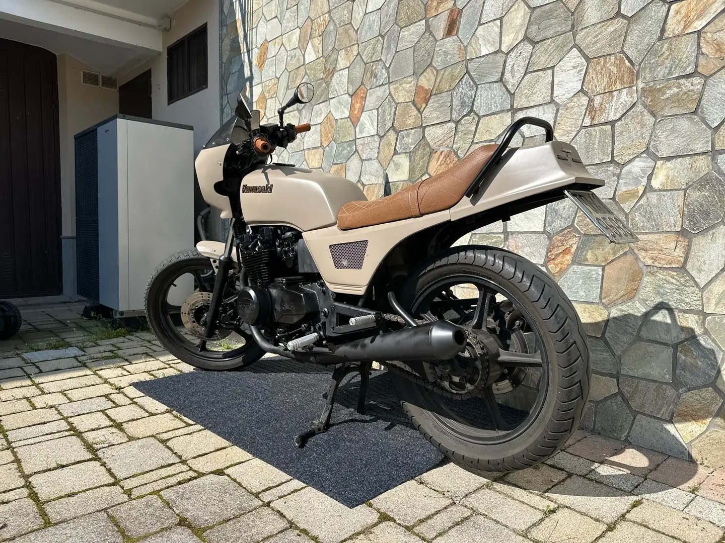 Kawasaki GPZ 550 UNTRACK - cafe race - 2