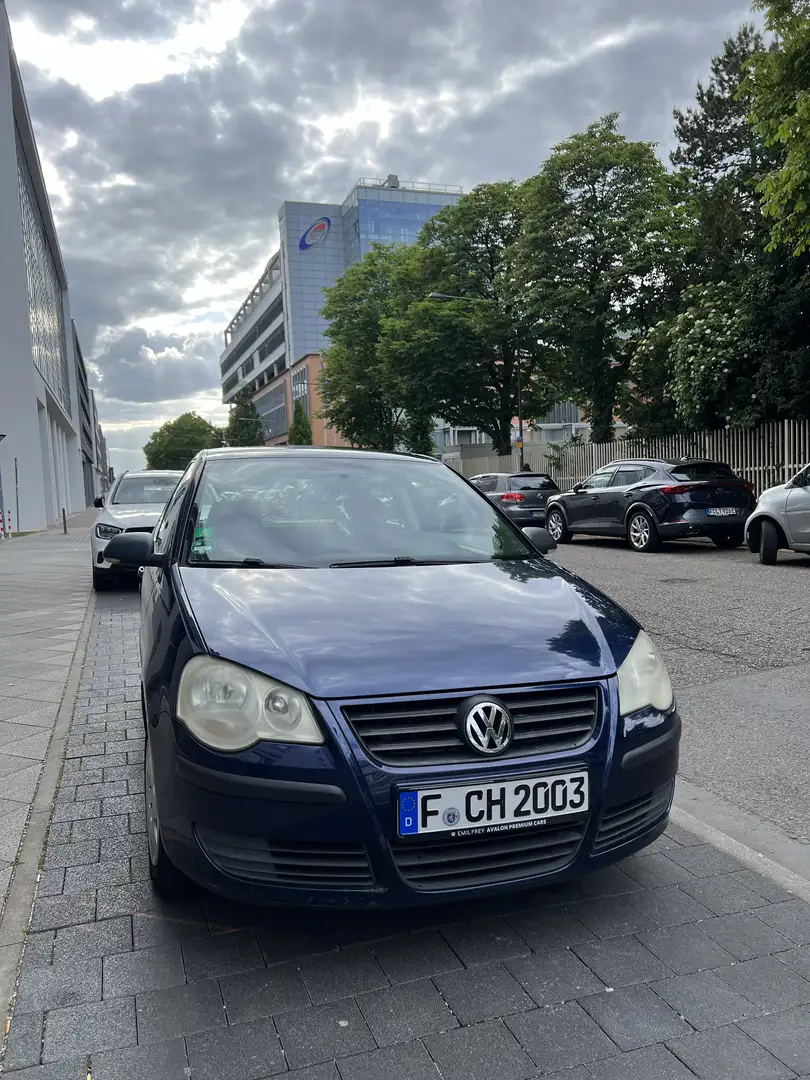Volkswagen Polo mit tüv Blau - 1