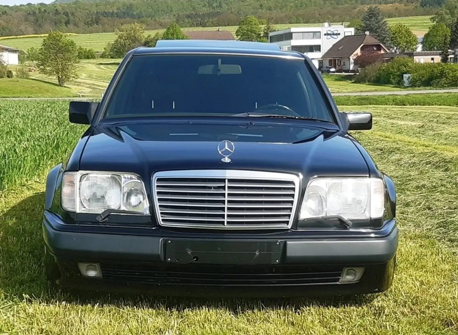 Mercedes-Benz E 500 Siyah - 1