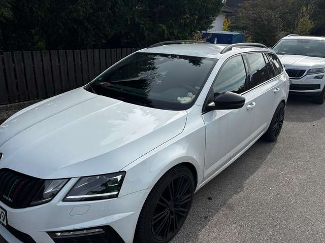 Imagine Skoda Octavia Octavia Combi 2.0 TSI RS