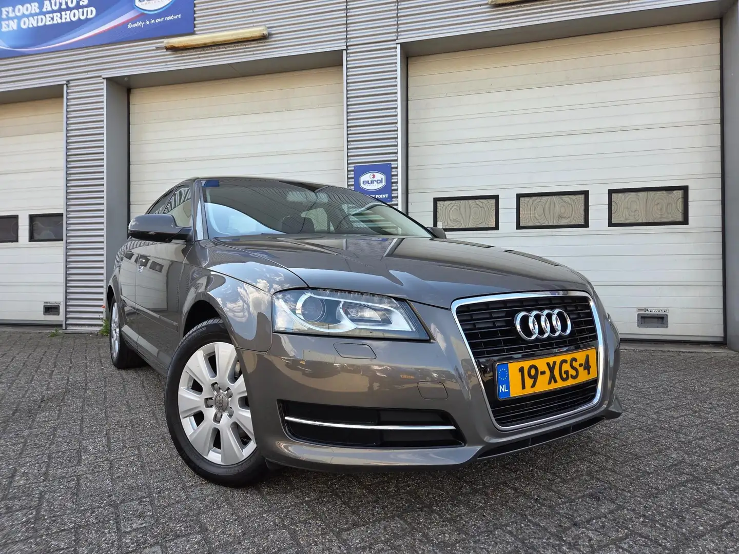 Audi A3 Sportback 1.4 TFSI Attraction Advance |VL ONDERH| Gris - 2