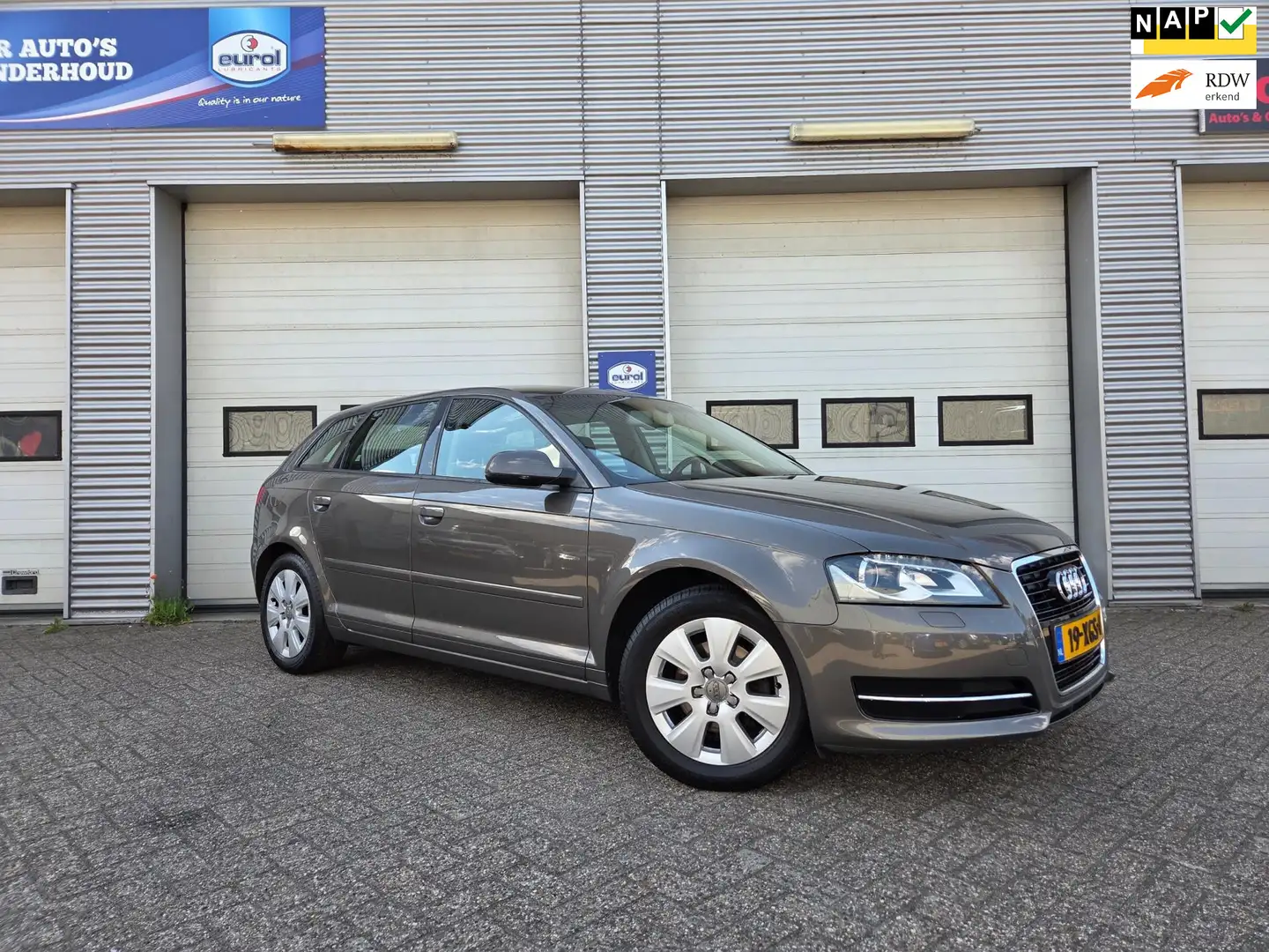 Audi A3 Sportback 1.4 TFSI Attraction Advance |VL ONDERH| Gris - 1