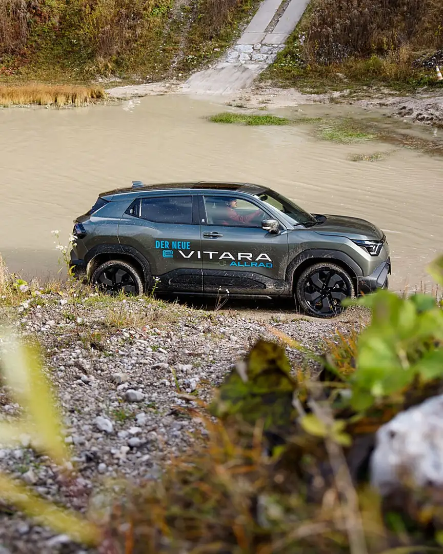 Suzuki Vitara 61kWh GL+ Allgrip-e Flash e  Vorführwagen Rabatt Grün - 1