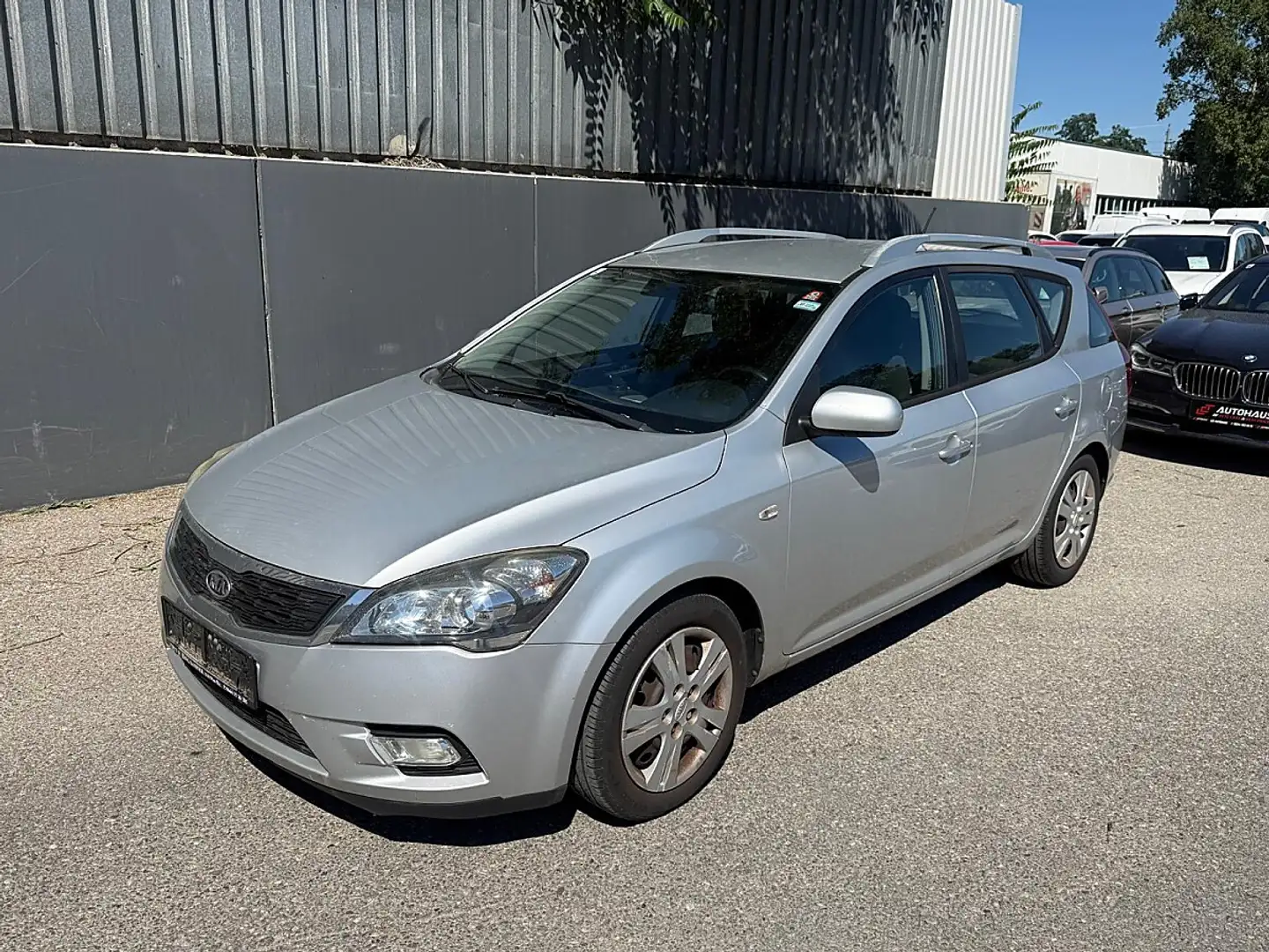 Kia Ceed / cee'd cee'd 1,4 CVVT Motion |PICKERL BIS 08/2026 | Grau - 1