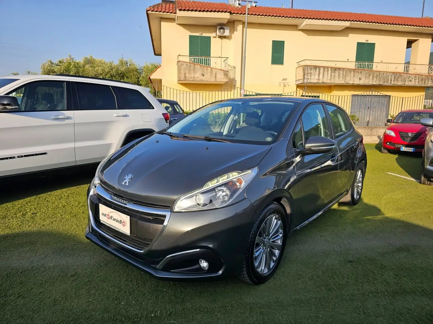 Peugeot 208 PureTech 82 5p. GPL Allure Gris - 2