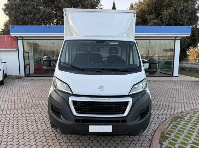 Peugeot Boxer Boxer 335 2.2 BlueHDi 140 S&S PC Cabinato