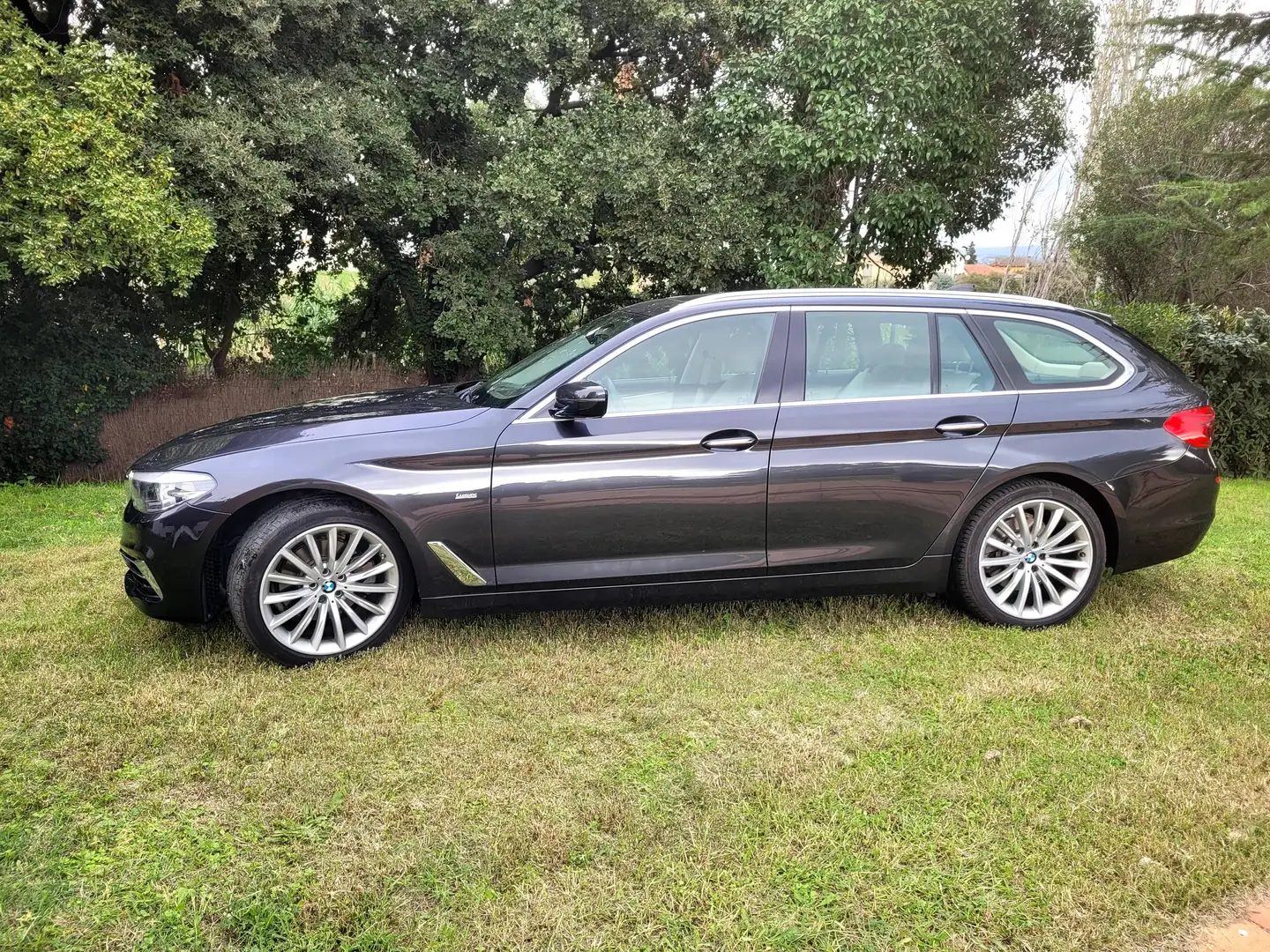 BMW 520 Luxury 520dA Touring Luxury Negro - 2
