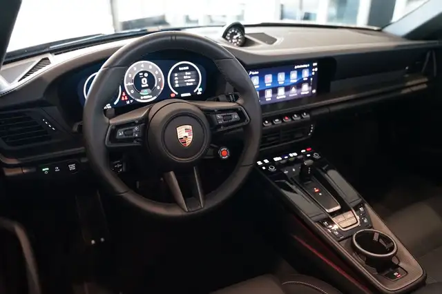 Porsche 911 view 15