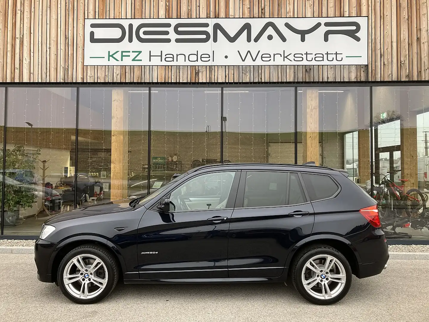 BMW X3 xDrive20d Österreich-Paket Aut. M-Paket Xenon Navi Schwarz - 2
