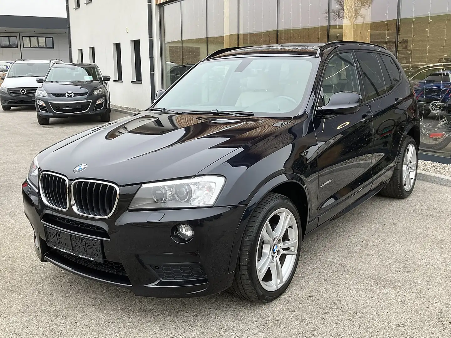 BMW X3 xDrive20d Österreich-Paket Aut. M-Paket Xenon Navi Schwarz - 1