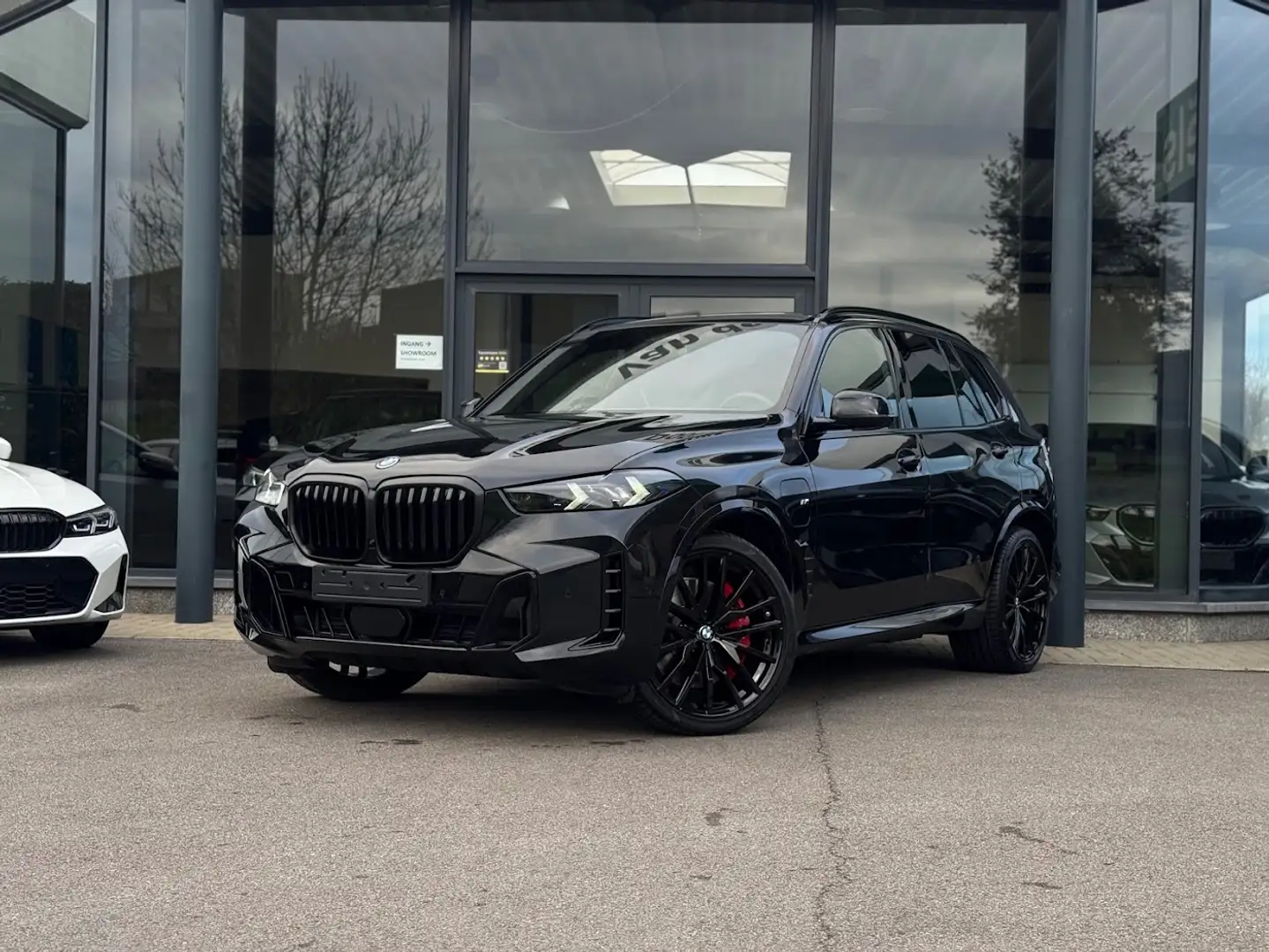 BMW X5 xDrive50e M Pro /SKY / BOWERS/ M SEAT/ INTRG STEER Schwarz - 1