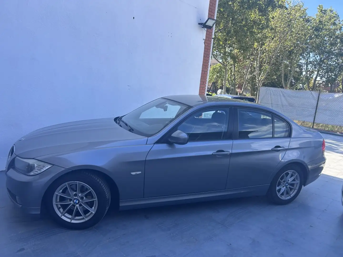 BMW 318 318i Grau - 2