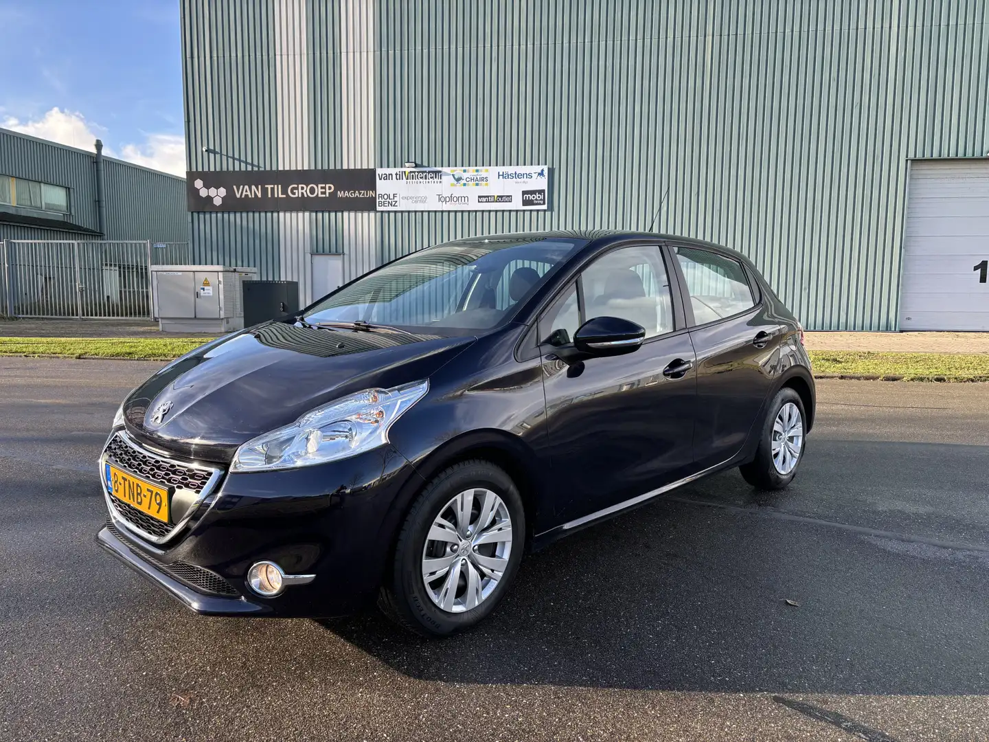 Peugeot 208 1.2 VTi Envy 82 PK. Zuinige en als nieuw rijdende Mauve - 1