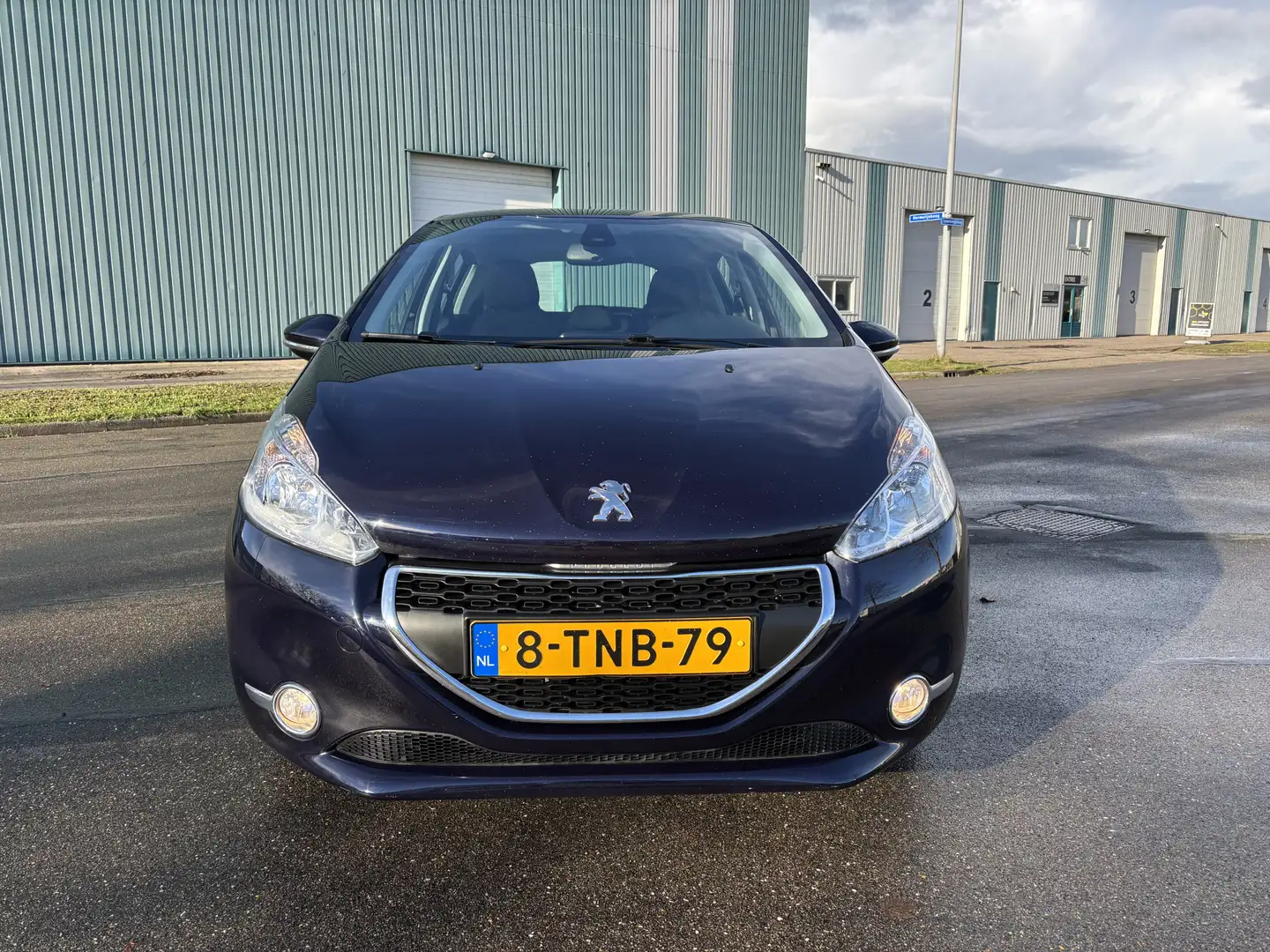 Peugeot 208 1.2 VTi Envy 82 PK. Zuinige en als nieuw rijdende Mauve - 2
