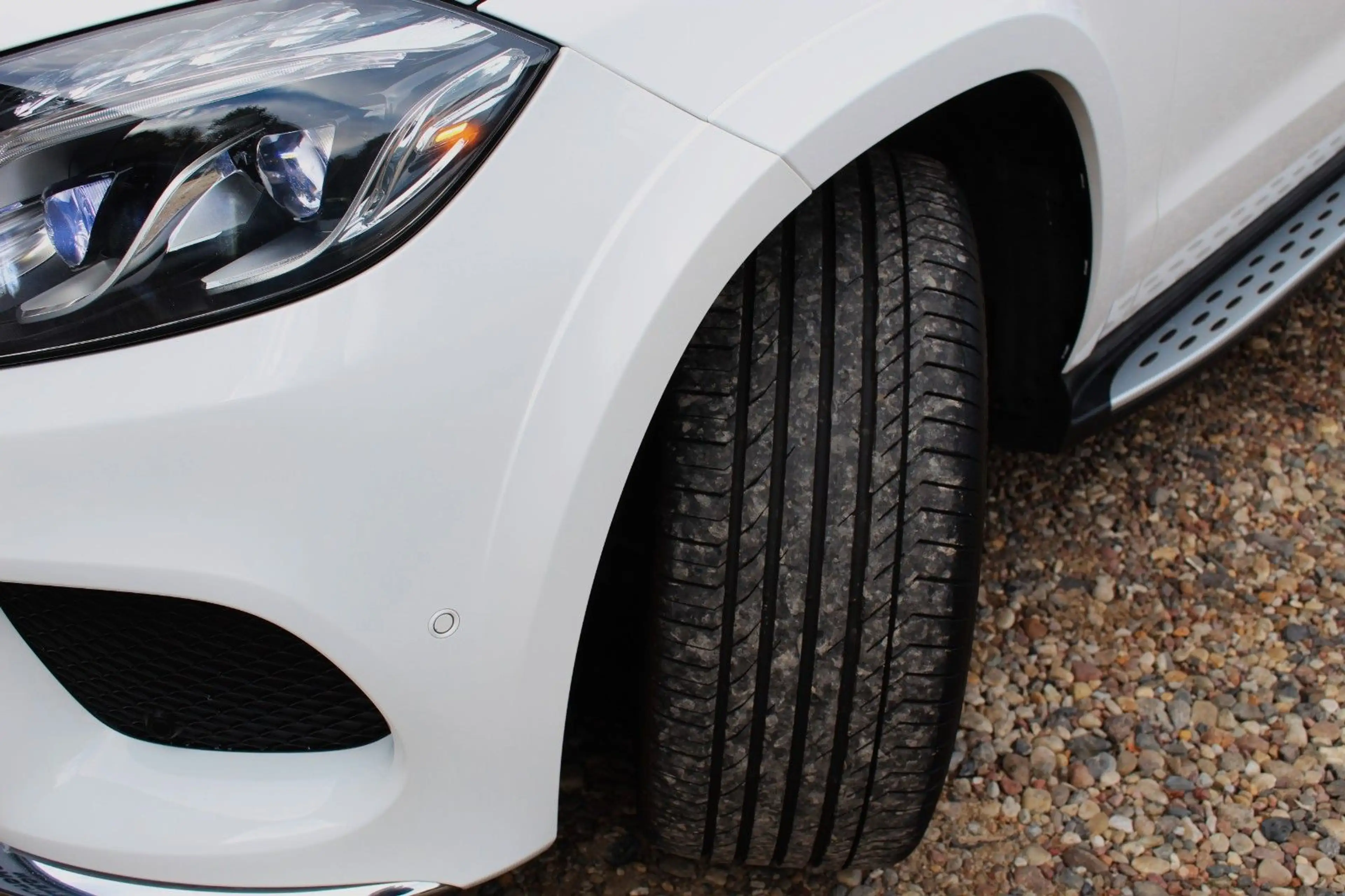 Mercedes-Benz GLS 450 4-MATIC 9-G AMG KEYLESS 360° PANO 7-SITZ — photo 9
