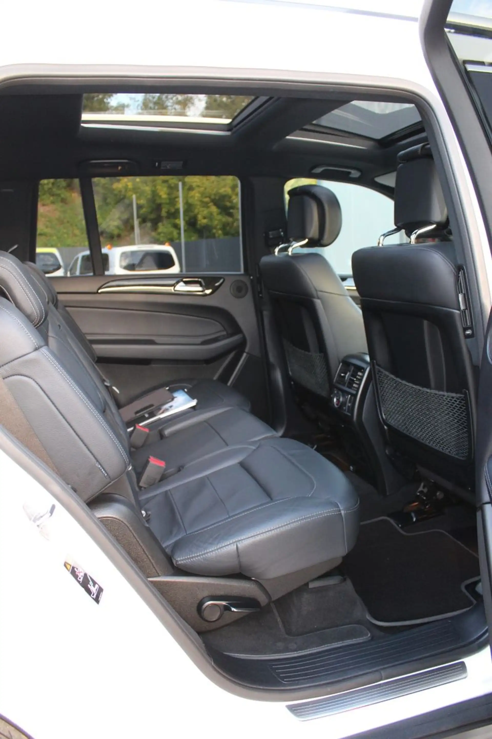 Mercedes-Benz GLS 450 4-MATIC 9-G AMG KEYLESS 360° PANO 7-SITZ — photo 23