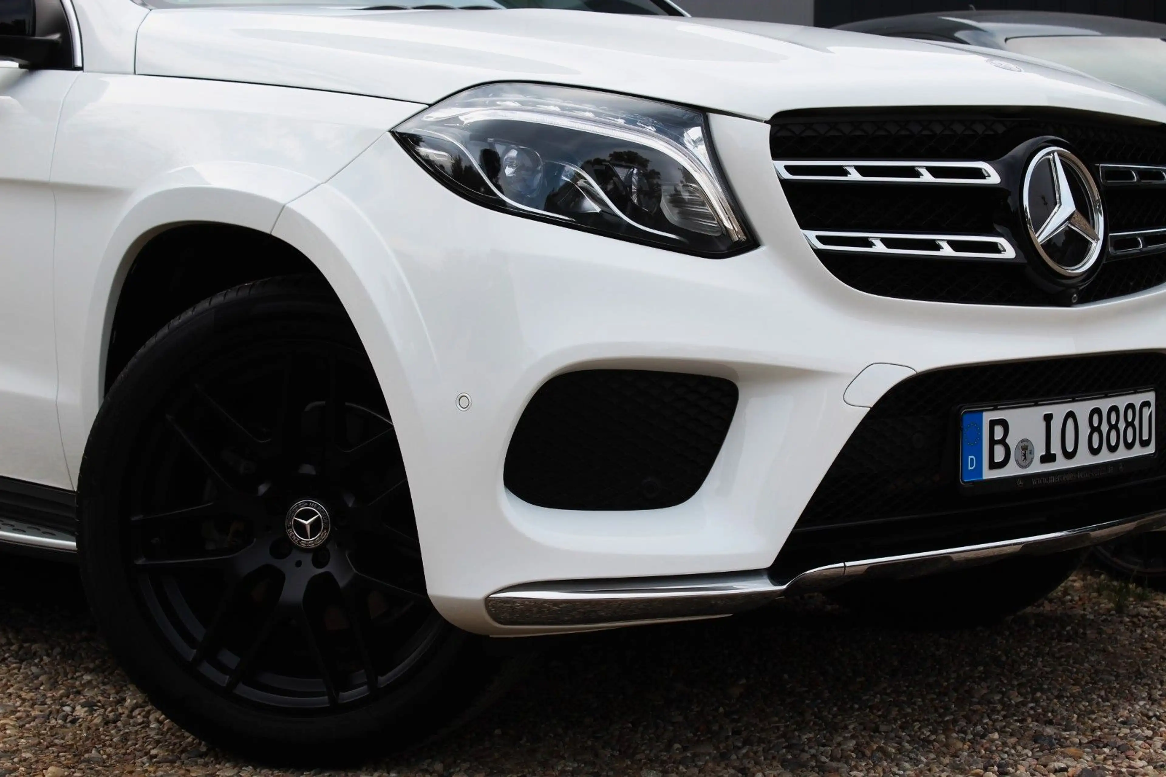 Mercedes-Benz GLS 450 4-MATIC 9-G AMG KEYLESS 360° PANO 7-SITZ — photo 11