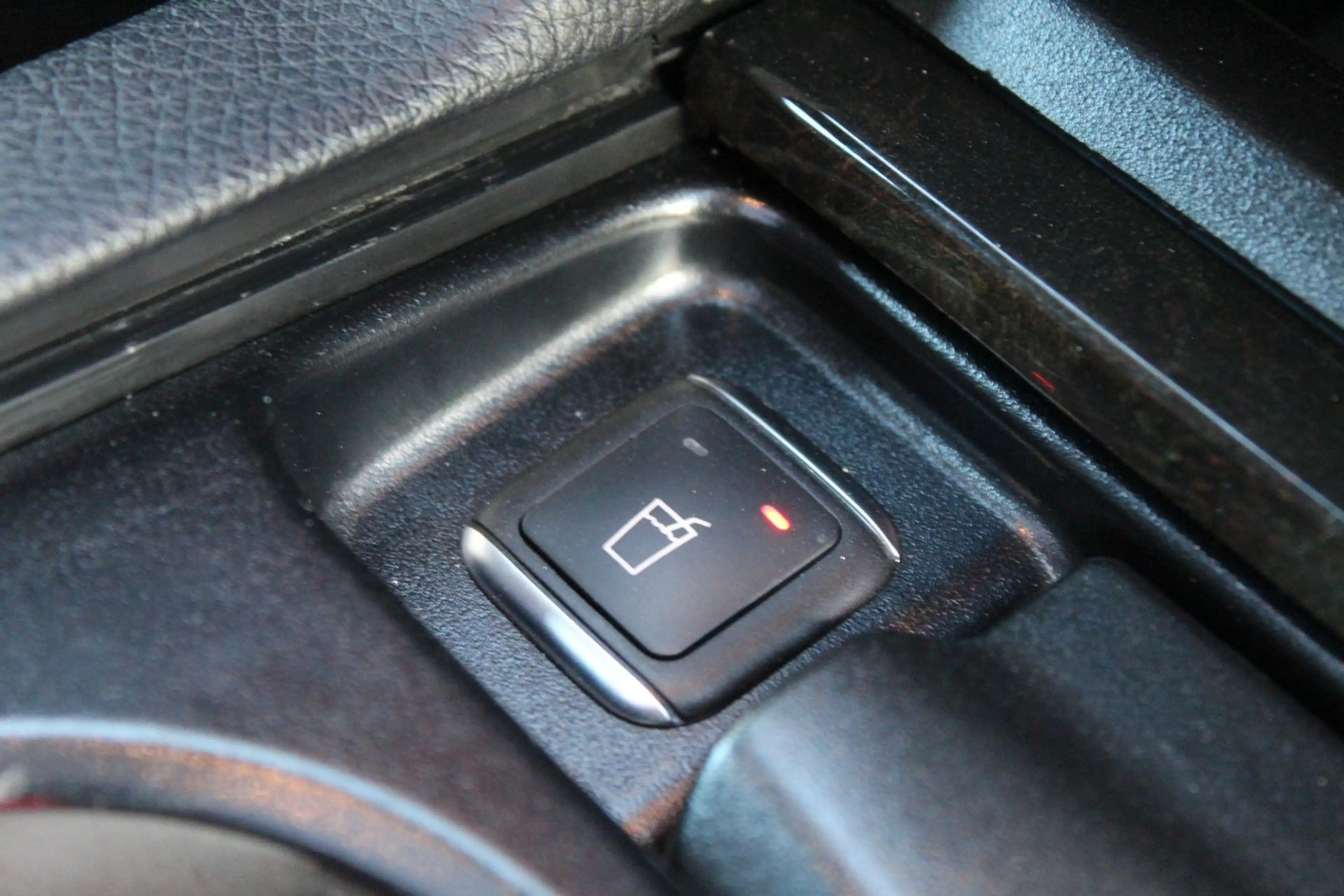 Mercedes-Benz GLS 450 4-MATIC 9-G AMG KEYLESS 360° PANO 7-SITZ — photo 40