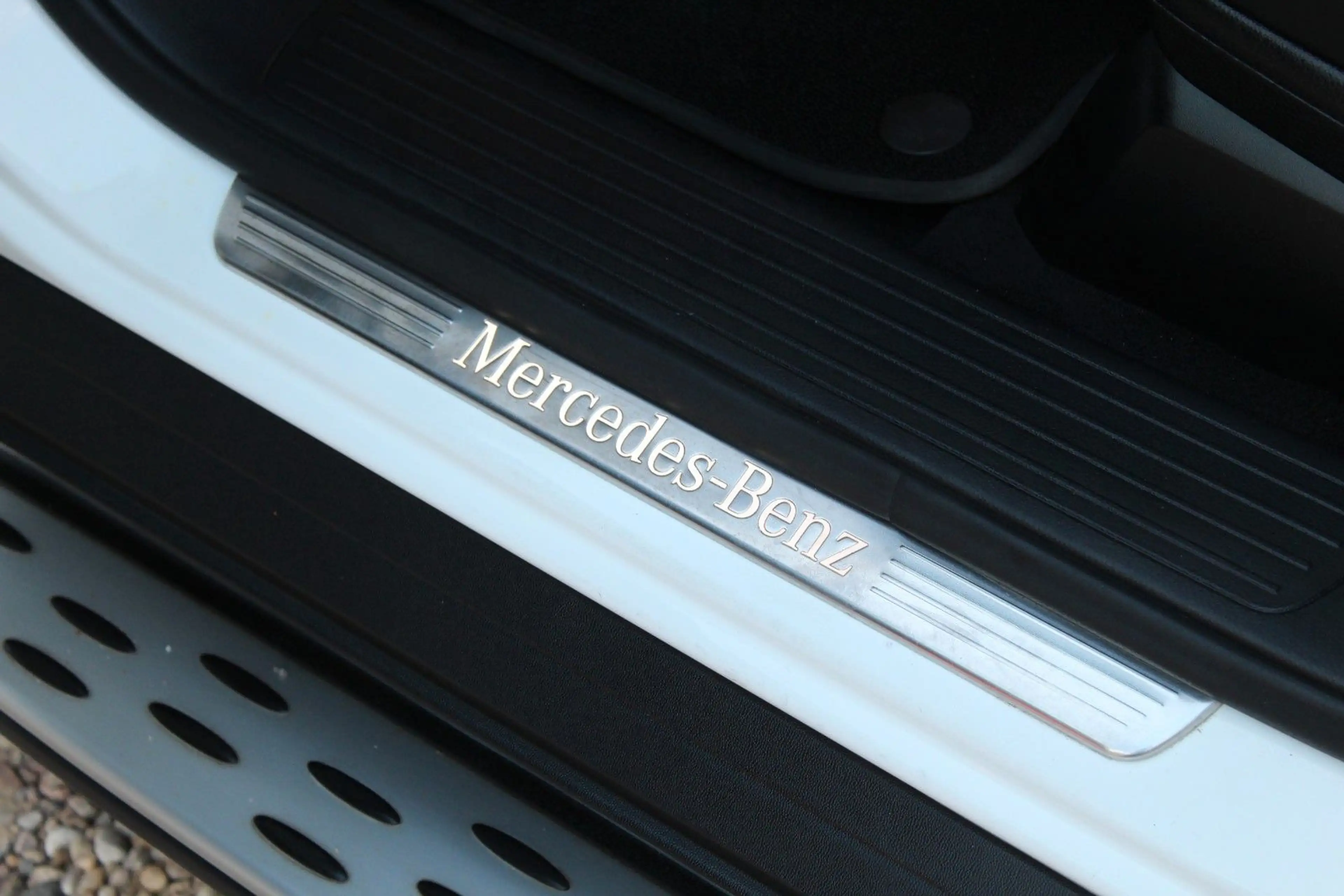Mercedes-Benz GLS 450 4-MATIC 9-G AMG KEYLESS 360° PANO 7-SITZ — photo 44