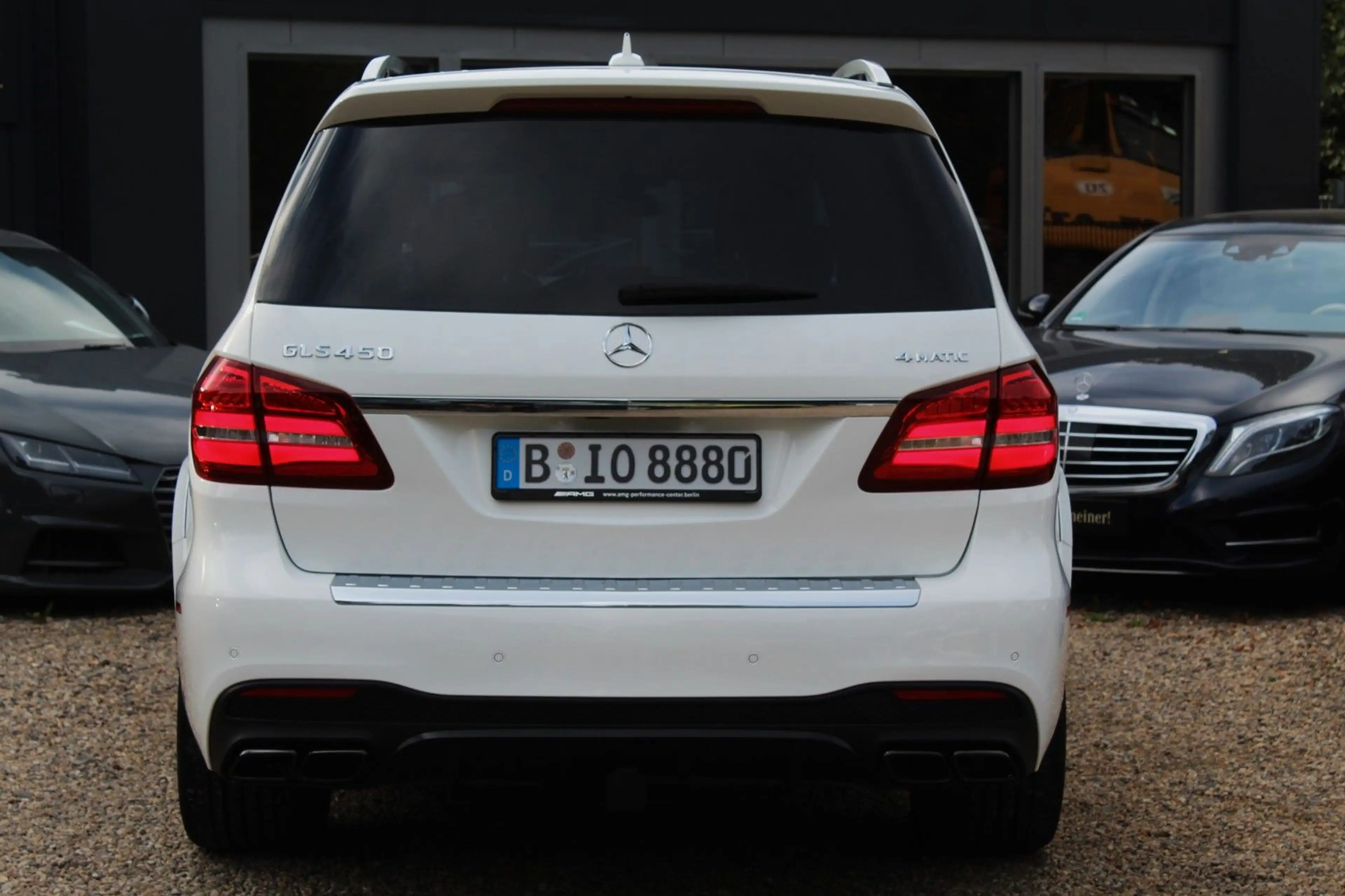 Mercedes-Benz GLS 450 4-MATIC 9-G AMG KEYLESS 360° PANO 7-SITZ — photo 4