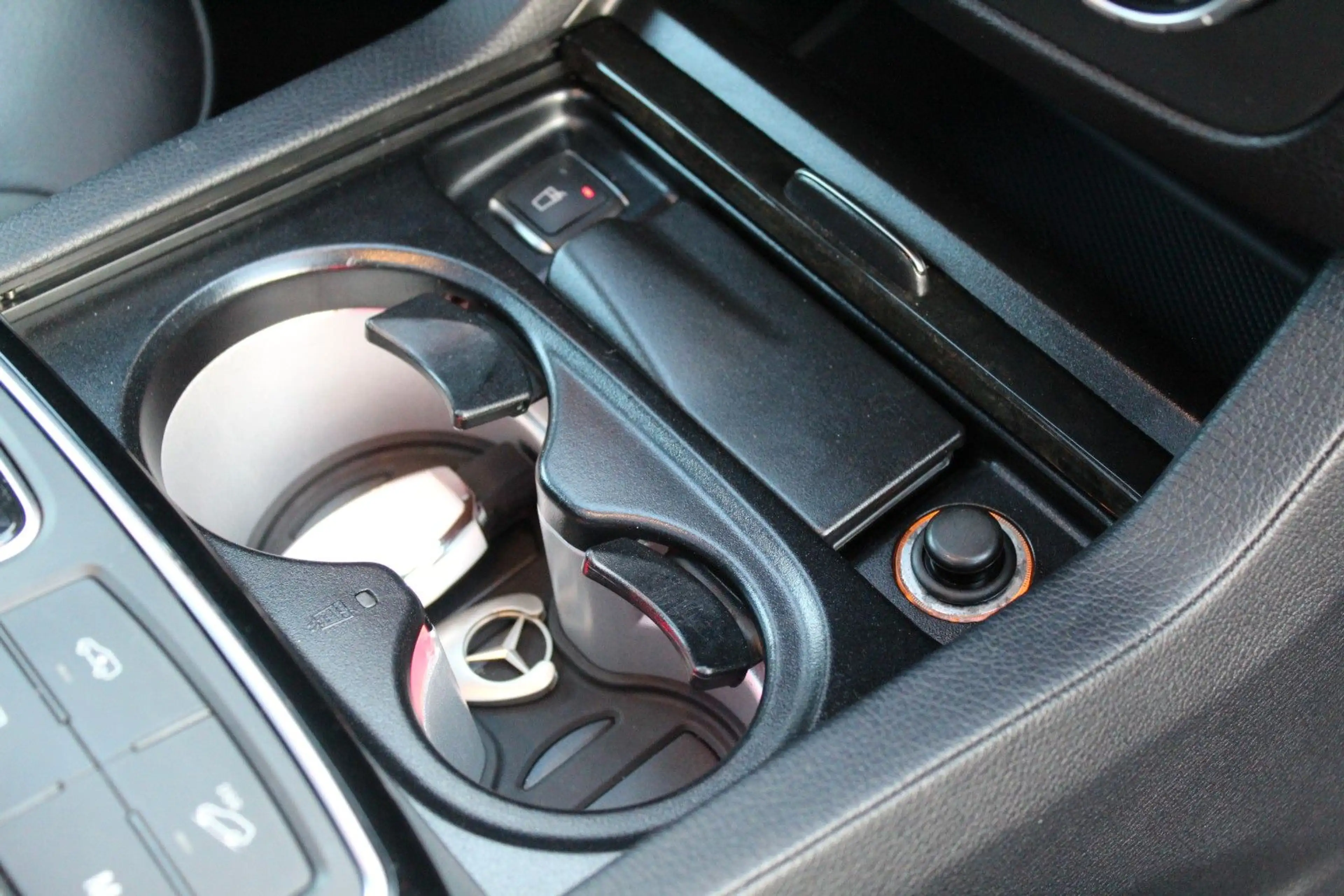 Mercedes-Benz GLS 450 4-MATIC 9-G AMG KEYLESS 360° PANO 7-SITZ — photo 39