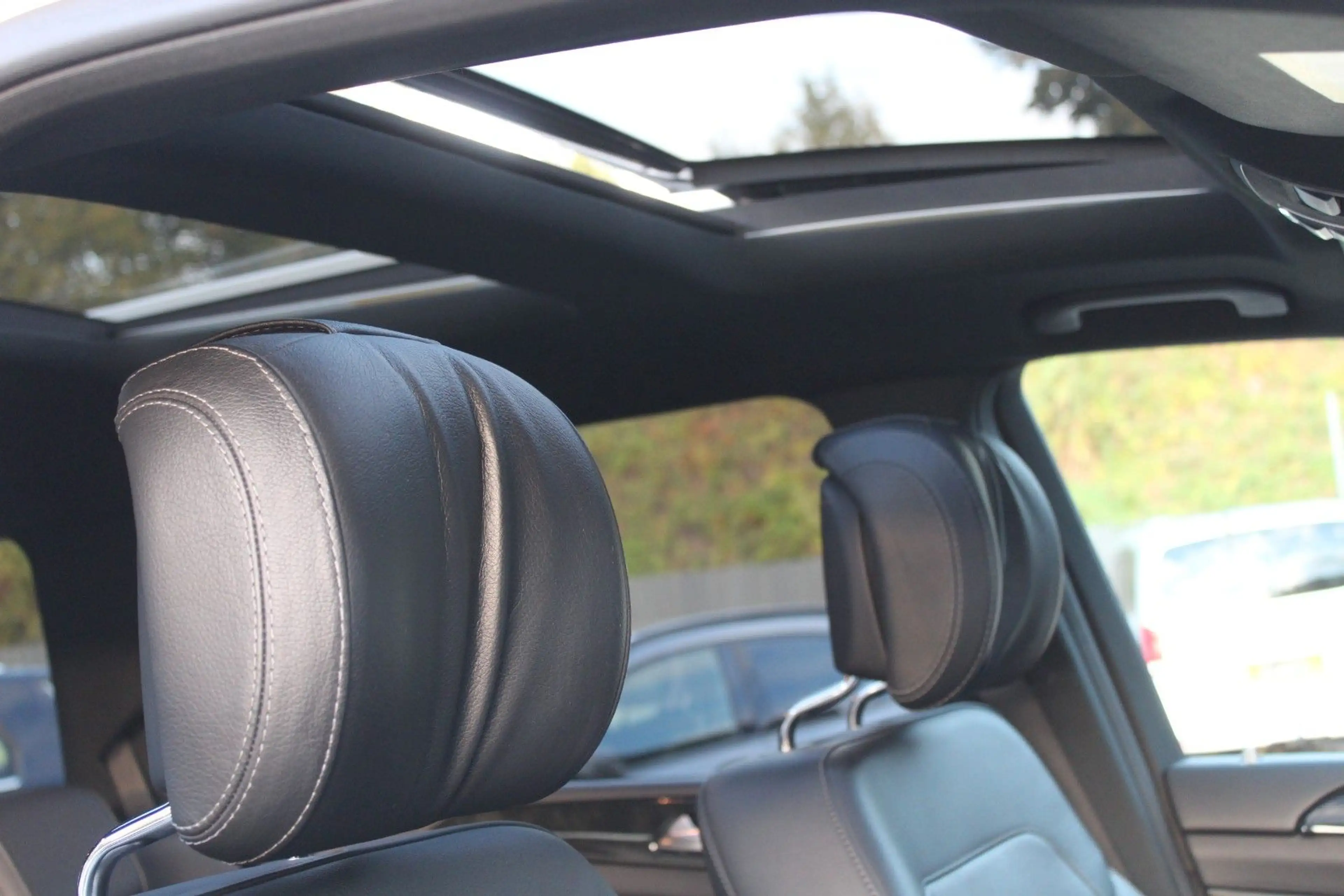 Mercedes-Benz GLS 450 4-MATIC 9-G AMG KEYLESS 360° PANO 7-SITZ — photo 36