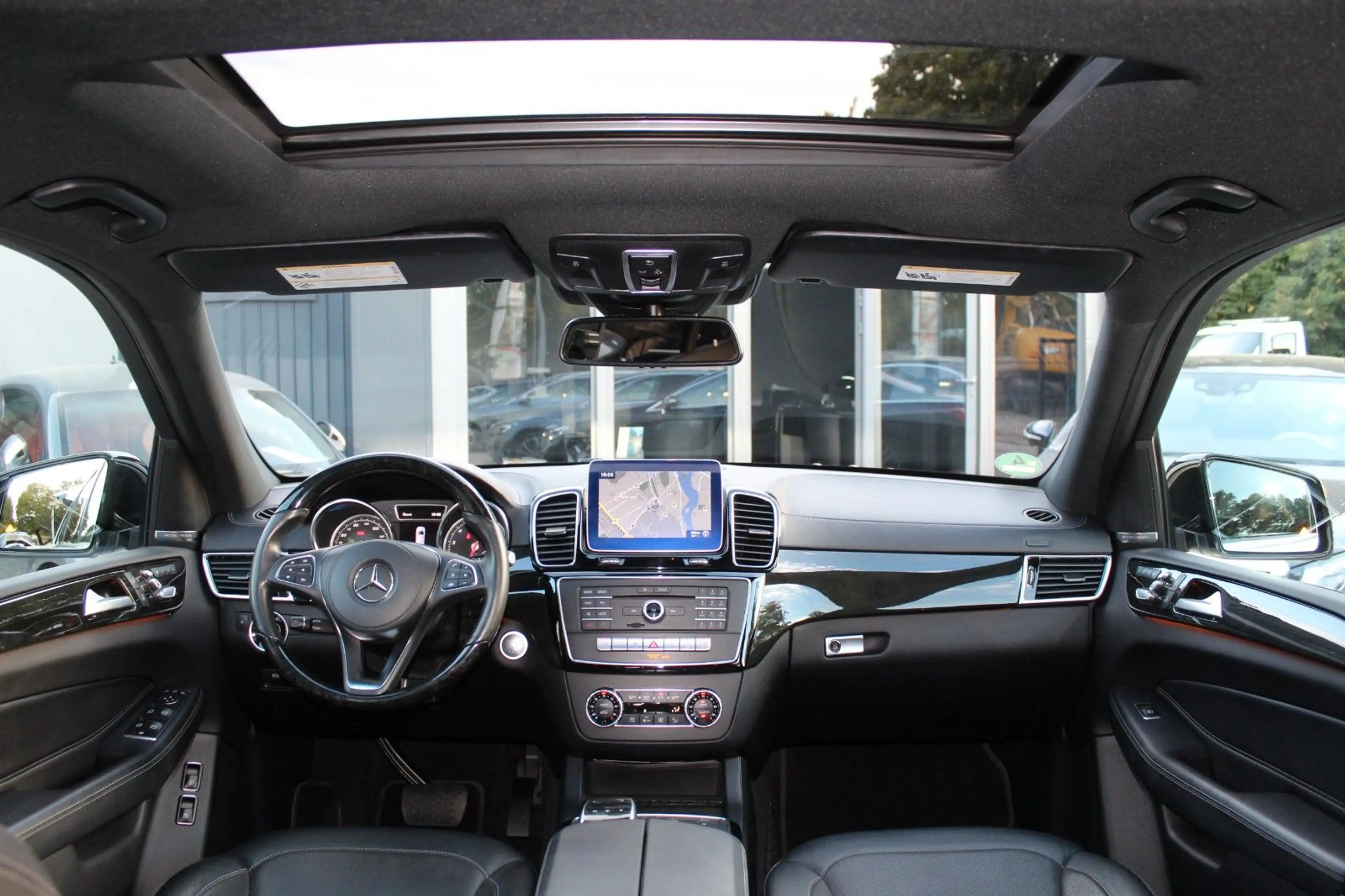 Mercedes-Benz GLS 450 4-MATIC 9-G AMG KEYLESS 360° PANO 7-SITZ — photo 24