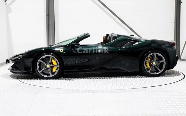 Ferrari SF90 Spider CARBON FIB.-LIFT-VERDE ZELTWEG