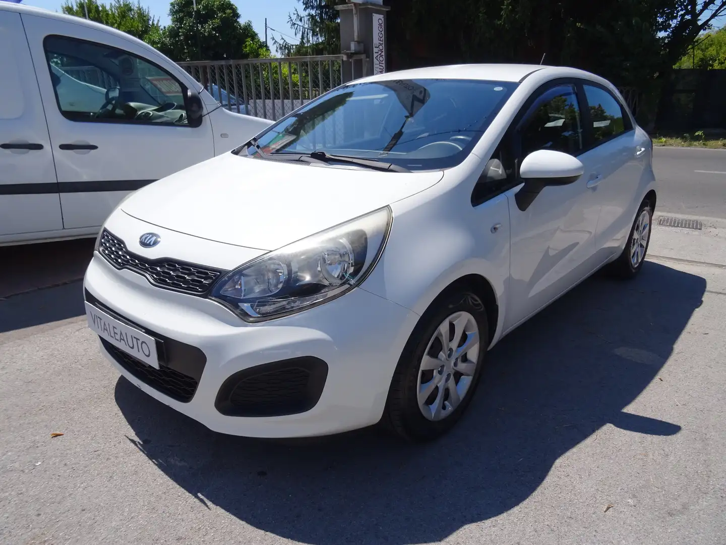 Kia Rio 5p 1.2 cvvt Active KM 69000 ((OK NEOPATENTATI)) Bianco - 1