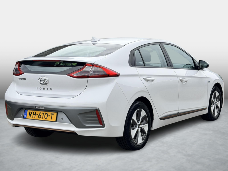 Hyundai IONIQ Comfort EV SOH 88,2% / + Extra Winterset / Adaptiv — photo 4