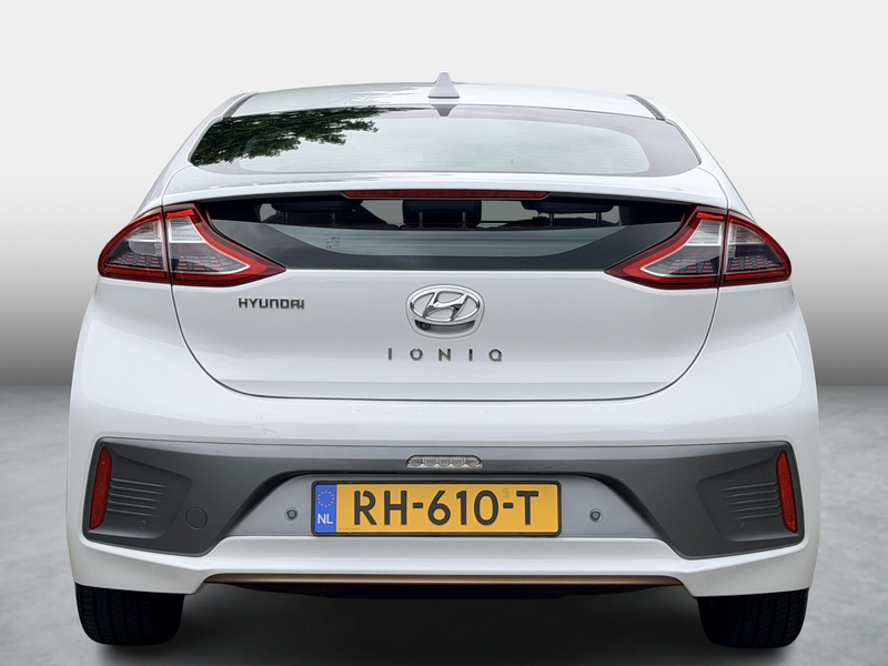 Hyundai IONIQ Comfort EV SOH 88,2% / + Extra Winterset / Adaptiv — photo 11