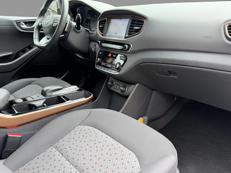 Hyundai IONIQ Comfort EV SOH 88,2% / + Extra Winterset / Adaptiv — photo 21