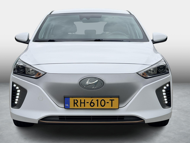 Hyundai IONIQ Comfort EV SOH 88,2% / + Extra Winterset / Adaptiv — photo 9