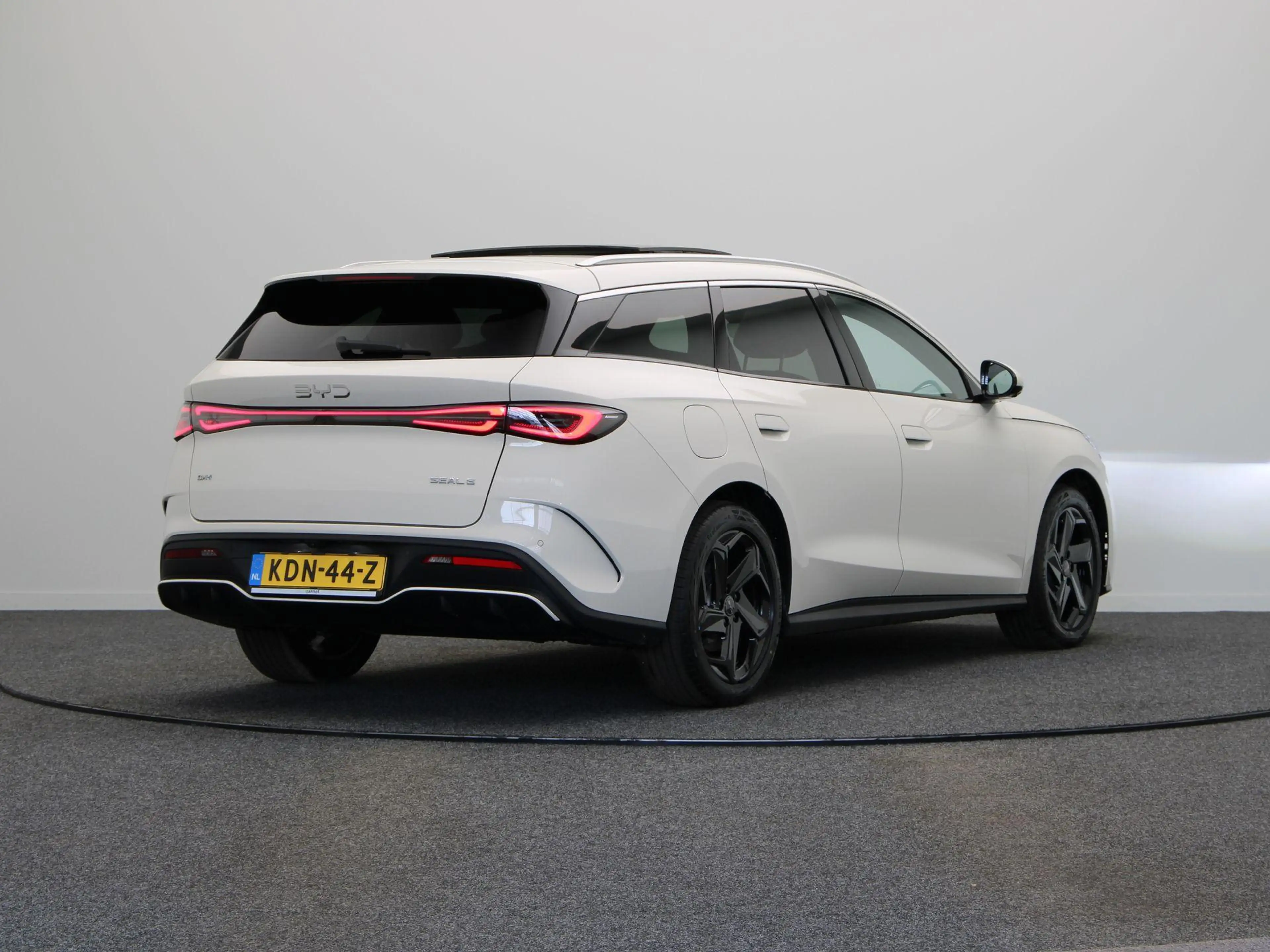 BYD Seal 6 Touring comfort | 19 kWh | Stoelverwarming | Stoel — photo 9