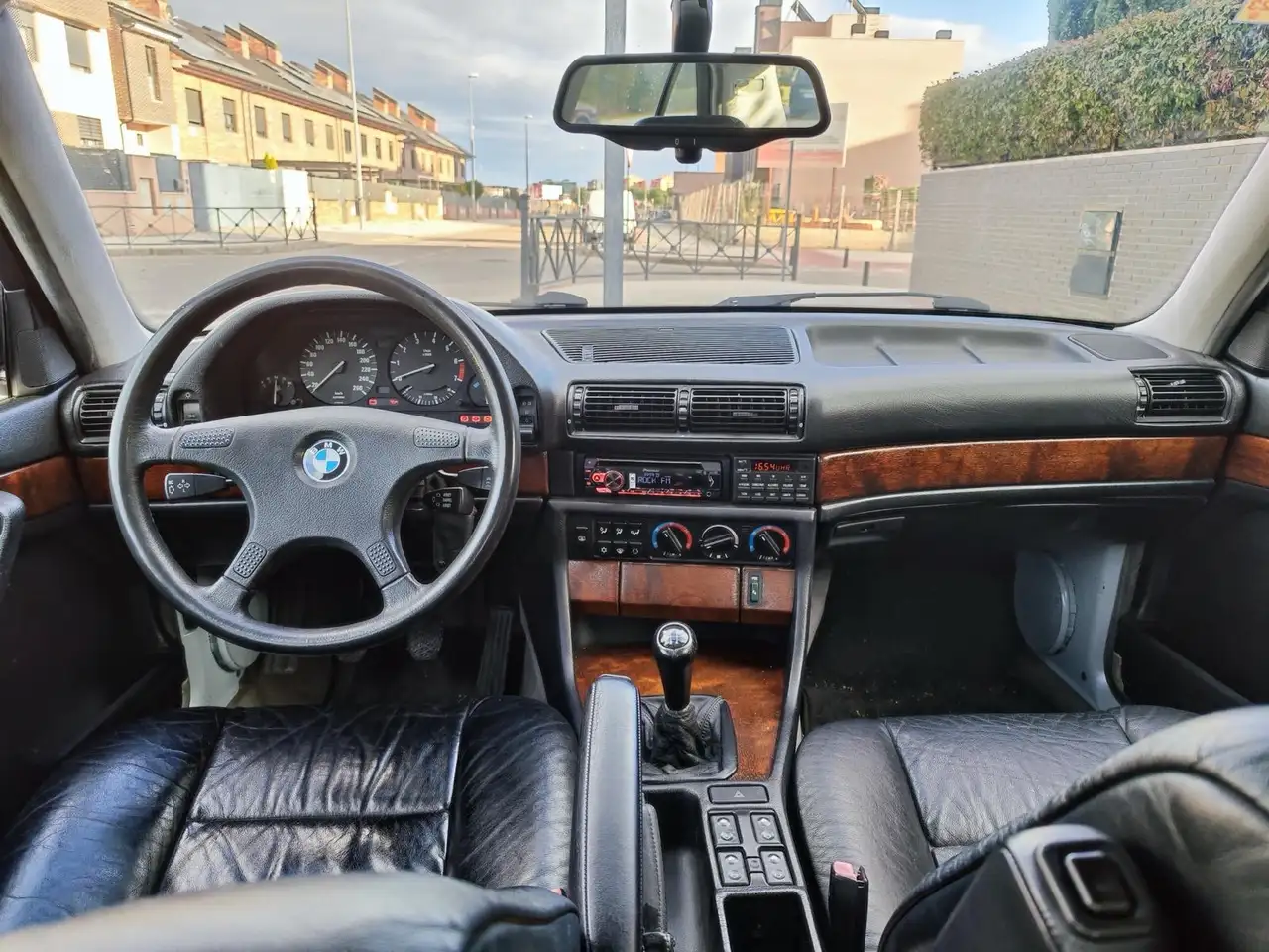 BMW 730i, foto 2
