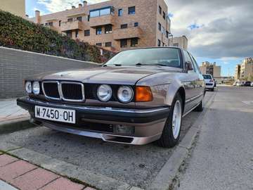 730i