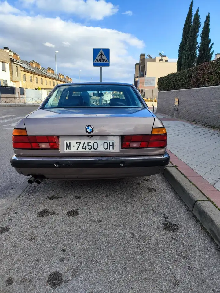 BMW 730i, foto 6